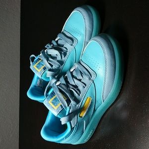 Reebok Unisex National Geographic/ Ocean Theme/ Pacific Blue Size 1,5 Little Kid